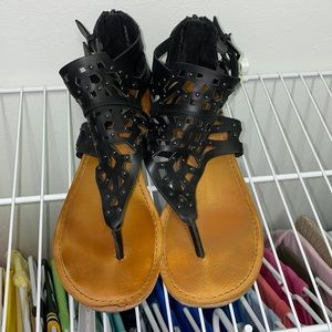 Not rated sandals